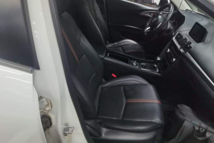 Used Mazda 3 Axela 2017 Sedan 1.5L Automatic Luxury Model Emission Standard China V Right Front Seat