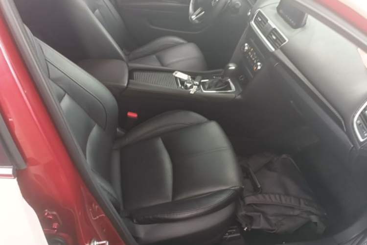 Used Mazda 3 Axela 2017 Hatchback 2.0L Automatic Sport Model China V Emission Standard Right Front Seat