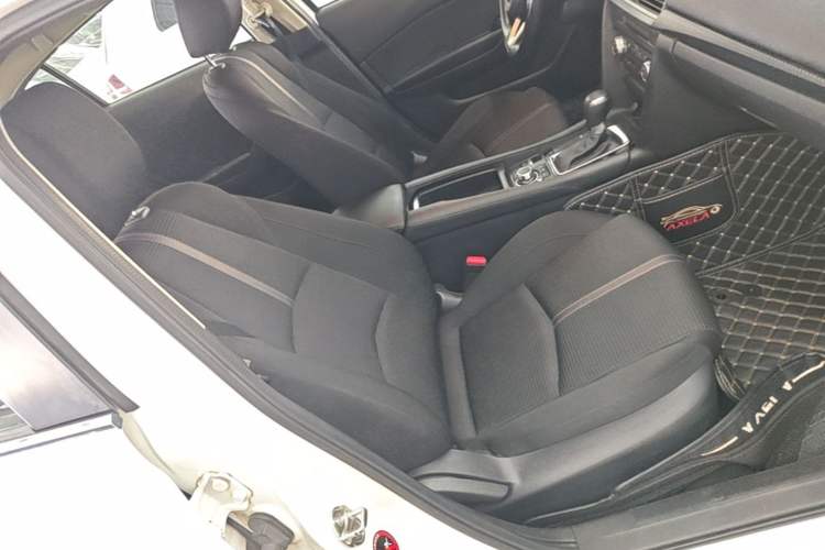Used Mazda 3 Axela 2017 Sedan 1.5L Automatic Luxury Model Emission Standard China V Right Front Seat