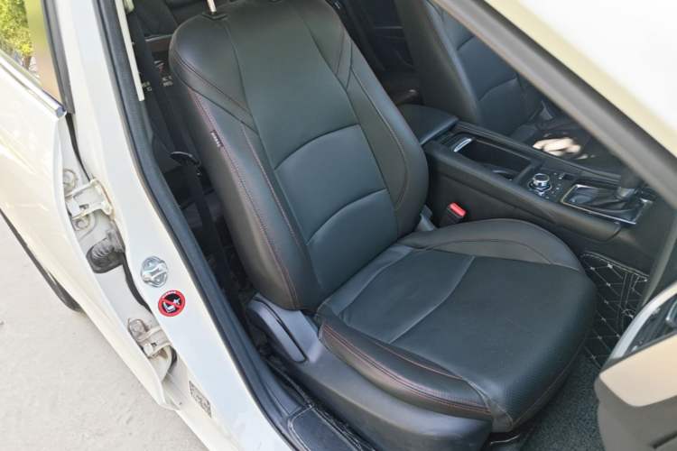 Used Mazda 3 Axela 2017 Sedan 1.5L Automatic Luxury Model Emission Standard China V Right Front Seat
