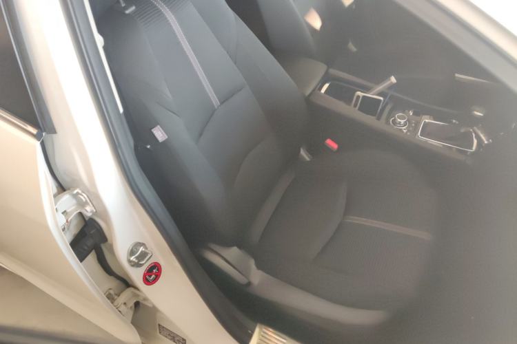 Used Mazda 3 Axela 2017 Sedan 1.5L Automatic Luxury Model Emission Standard China V Right Front Seat