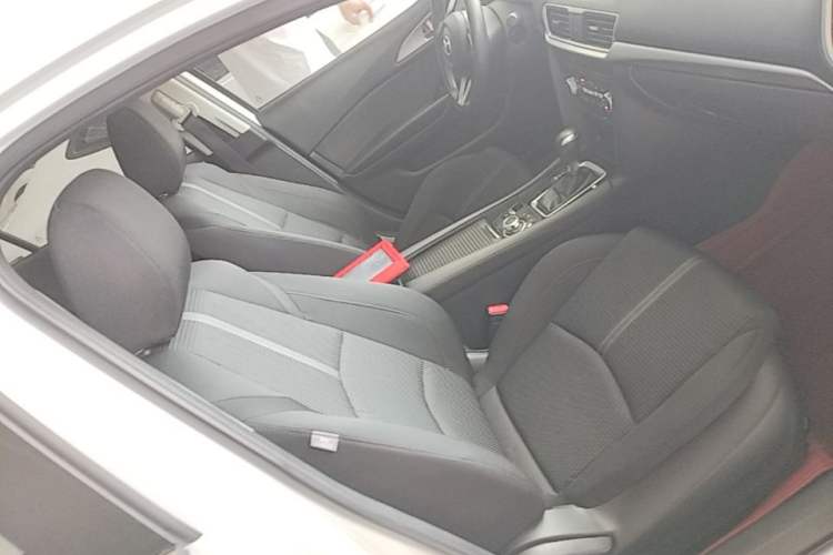 Used Mazda 3 Axela 2017 Sedan 1.5L Automatic Luxury Model Emission Standard China V Right Front Seat