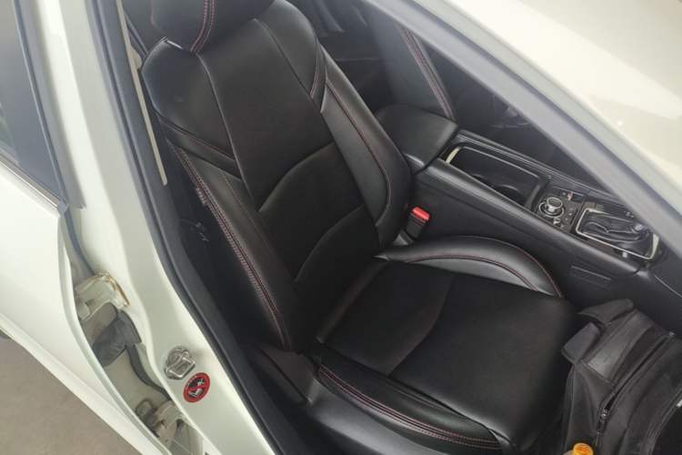 Used Mazda 3 Axela 2017 Sedan 1.5L Automatic Luxury Model Emission Standard China V Right Front Seat