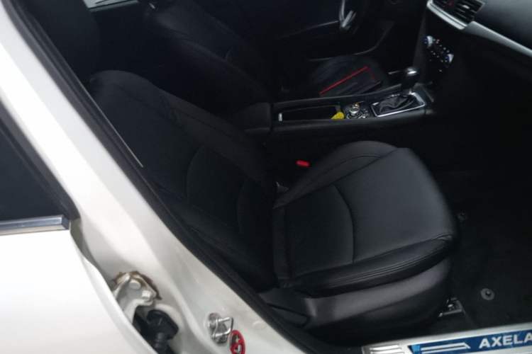 Used Mazda 3 Axela 2017 Sedan 1.5L Automatic Luxury Model Emission Standard China V Right Front Seat