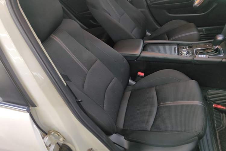 Used Mazda 3 Axela 2017 Sedan 1.5L Automatic Luxury Model Emission Standard China V Right Front Seat