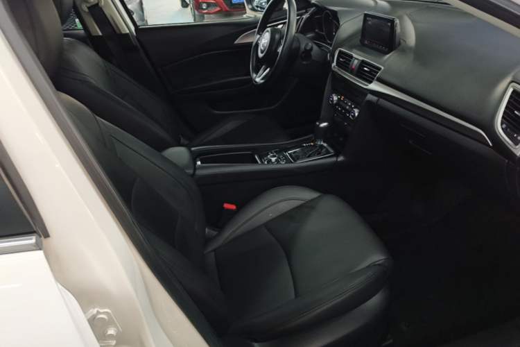 Used Mazda 3 Axela 2017 Sedan 1.5L Automatic Luxury Model Emission Standard China V Right Front Seat