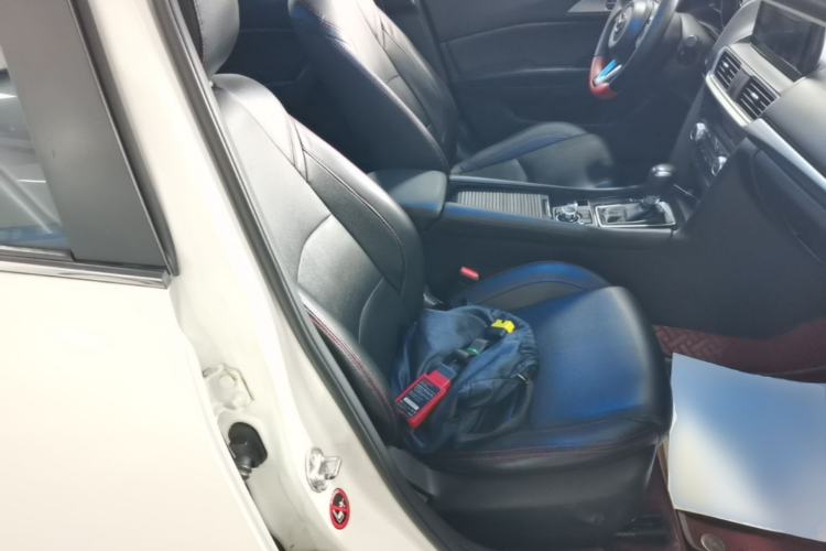 Used Mazda 3 Axela 2017 Sedan 1.5L Automatic Luxury Model Emission Standard China V Right Front Seat