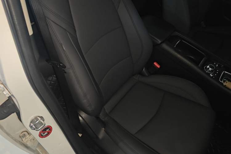 Used Mazda 3 Axela 2017 Sedan 1.5L Automatic Luxury Model Emission Standard China V Right Front Seat