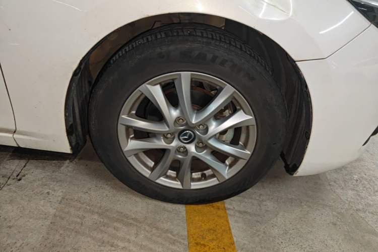 Used Mazda 3 Axela 2017 Sedan 1.5L Automatic Luxury Model Emission Standard China V Right Front Wheel Hub