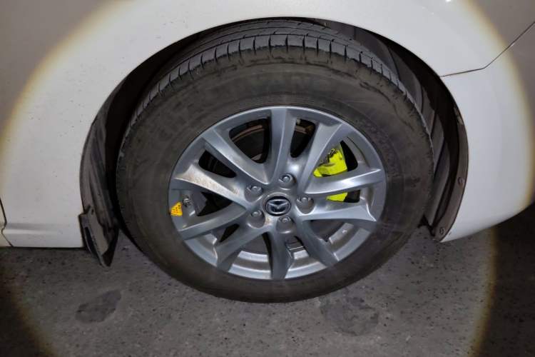 Used Mazda 3 Axela 2017 Sedan 1.5L Automatic Luxury Model Emission Standard China V Right Front Wheel Hub