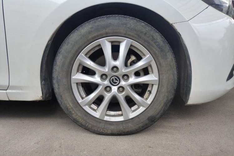 Used Mazda 3 Axela 2017 Sedan 1.5L Manual Comfort Model Emission Standard China V Right Front Wheel Hub