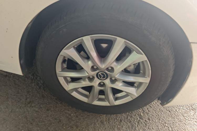 Used Mazda 3 Axela 2017 Sedan 1.5L Automatic Luxury Model Emission Standard China V Right Front Wheel Hub