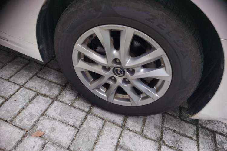 Used Mazda 3 Axela 2017 Sedan 1.5L Automatic Comfort Model Emission Standard China V Right Front Wheel Hub