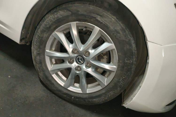 Used Mazda 3 Axela 2017 Sedan 1.5L Automatic Comfort Model Emission Standard China V Right Front Wheel Hub