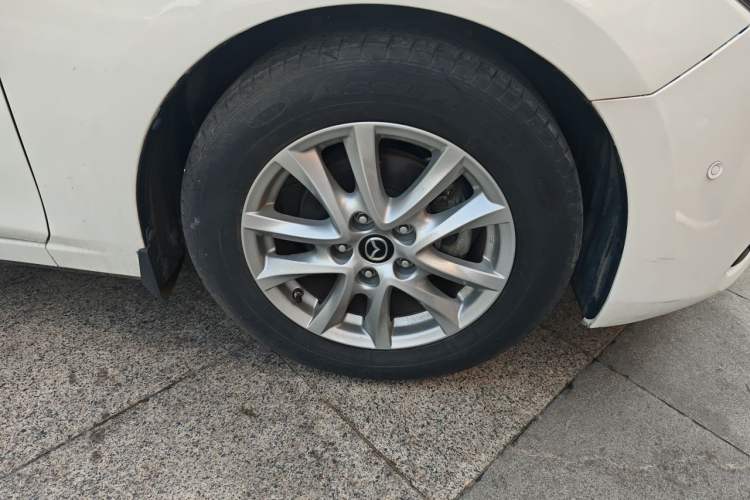 Used Mazda 3 Axela 2017 Sedan 1.5L Automatic Luxury Model Emission Standard China V Right Front Wheel Hub