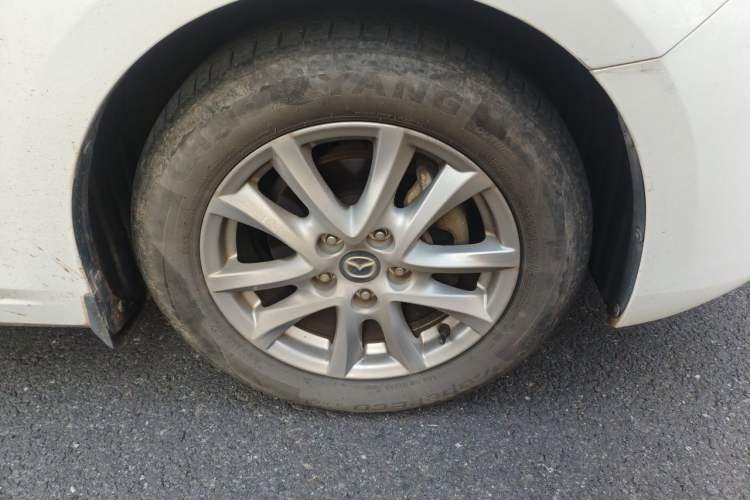 Used Mazda 3 Axela 2017 Sedan 1.5L Automatic Luxury Model Emission Standard China V Right Front Wheel Hub