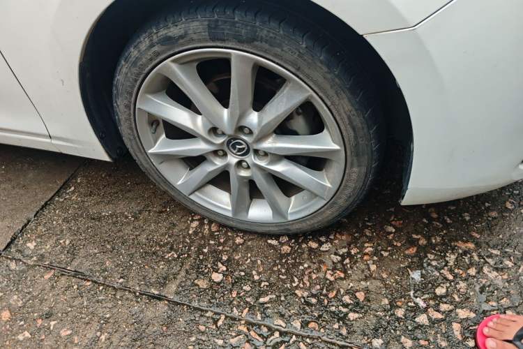 Used Mazda 3 Axela 2017 Sedan 2.0L Automatic Prestige Model China VI Standard Right Front Wheel Hub