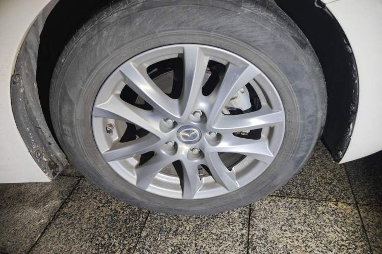 Used Mazda 3 Axela 2017 Sedan 1.5L Automatic Luxury Model Emission Standard China V Right Front Wheel Hub