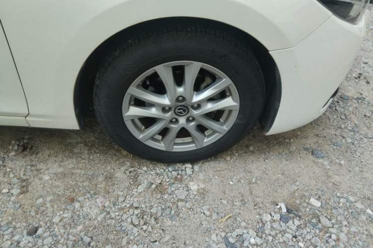 Used Mazda 3 Axela 2017 Sedan 1.5L Automatic Luxury Model Emission Standard China V Right Front Wheel Hub