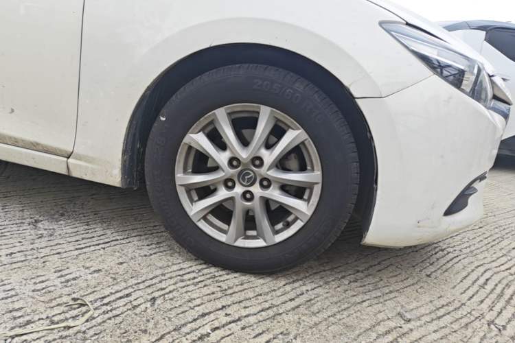 Used Mazda 3 Axela 2017 Hatchback 1.5L Automatic Comfort Model Emission Standard China V Right Front Wheel Hub