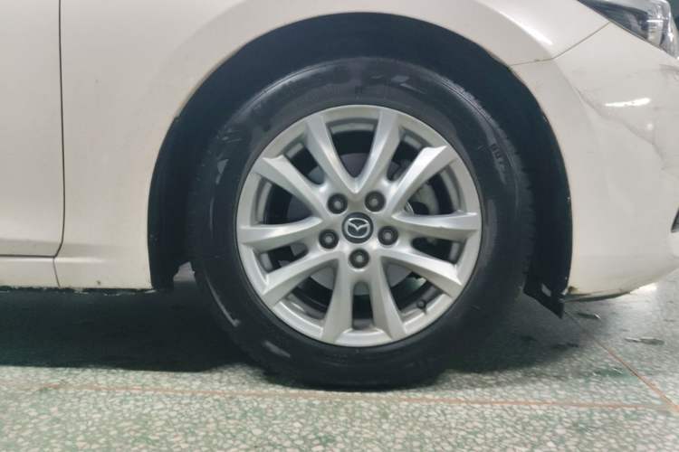Used Mazda 3 Axela 2017 Sedan 1.5L Automatic Comfort Model China VI Standard Right Front Wheel Hub