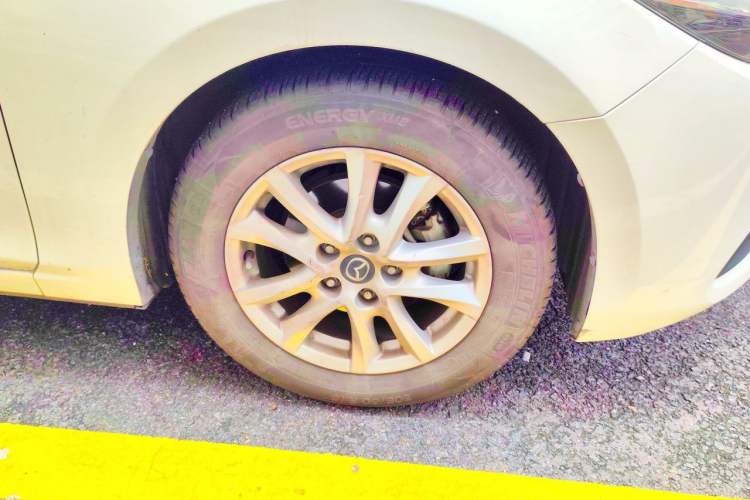 Used Mazda 3 Axela 2017 Sedan 1.5L Automatic Comfort Model China VI Standard Right Front Wheel Hub