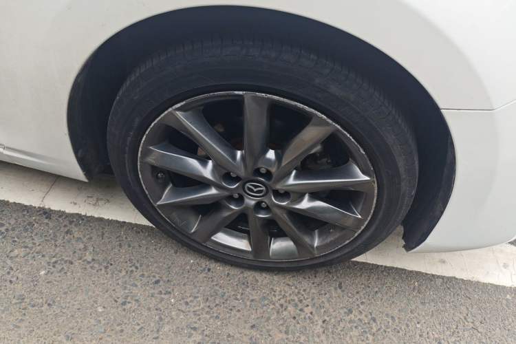 Used Mazda 3 Axela 2017 Hatchback 2.0L Automatic Sport Model China V Emission Standard Right Front Wheel Hub