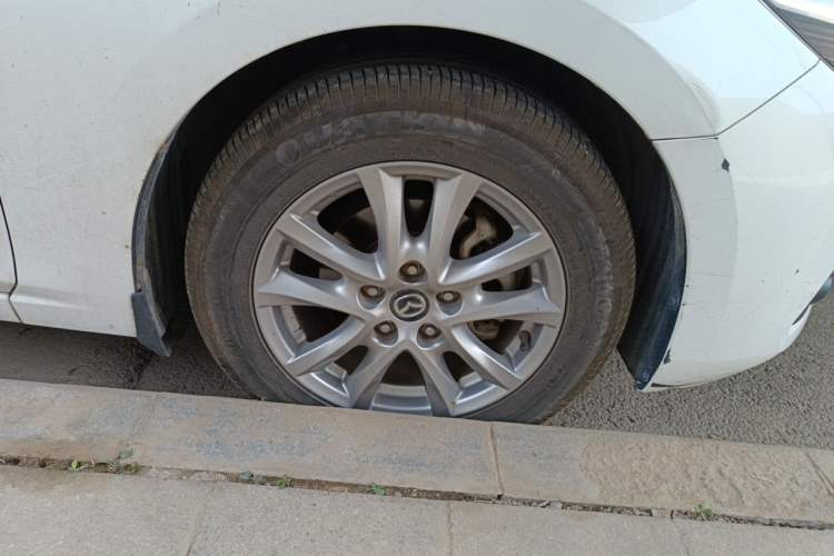 Used Mazda 3 Axela 2017 Sedan 1.5L Automatic Luxury Model Emission Standard China V Right Front Wheel Hub