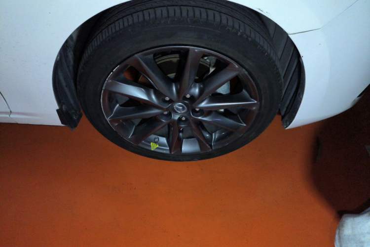 Used Mazda 3 Axela 2017 Hatchback 2.0L Automatic Luxury Model China VI Standard Right Front Wheel Hub