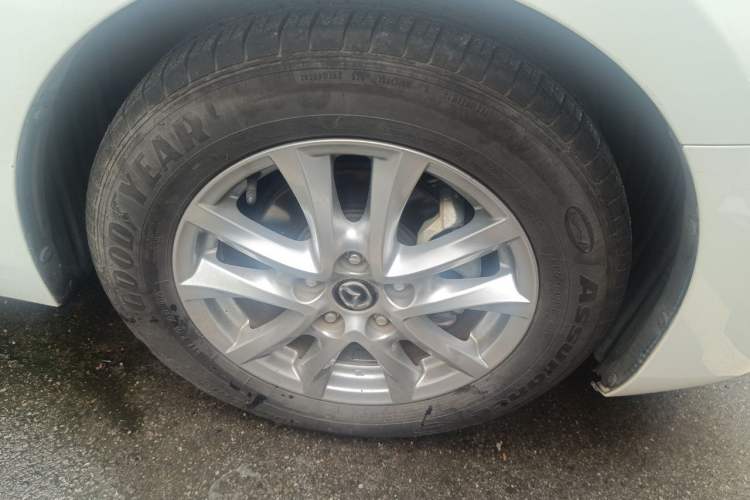 Used Mazda 3 Axela 2017 Sedan 1.5L Automatic Luxury Model Emission Standard China V Right Front Wheel Hub