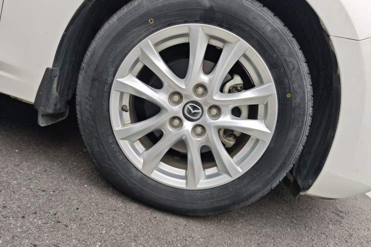 Used Mazda 3 Axela 2017 Sedan 1.5L Automatic Luxury Model Emission Standard China V Right Front Wheel Hub