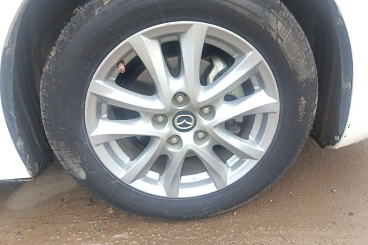 Used Mazda 3 Axela 2017 Sedan 1.5L Automatic Comfort Model China VI Standard Right Front Wheel Hub