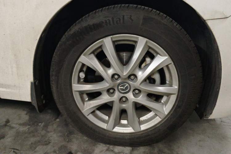 Used Mazda 3 Axela 2017 Sedan 1.5L Automatic Luxury Model Emission Standard China V Right Front Wheel Hub