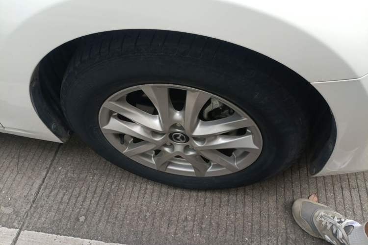 Used Mazda 3 Axela 2017 Sedan 1.5L Automatic Comfort Model Emission Standard China V Right Front Wheel Hub
