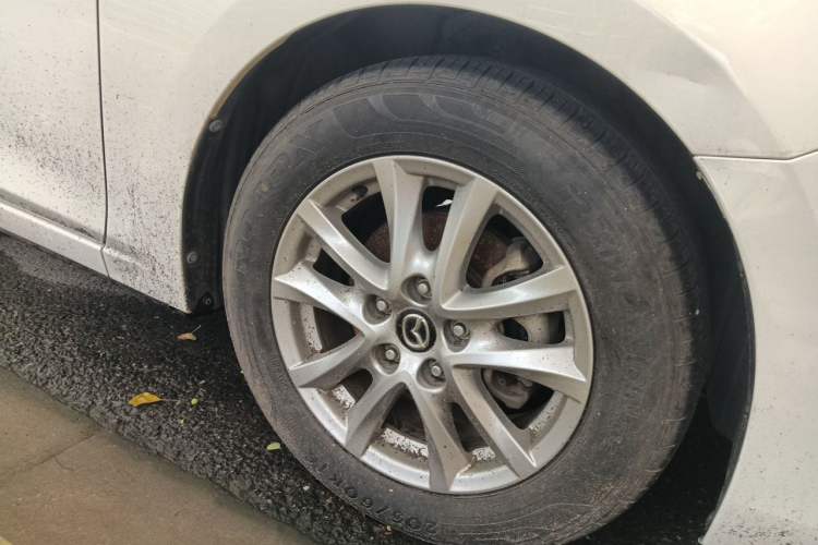 Used Mazda 3 Axela 2017 Sedan 1.5L Automatic Comfort Model China VI Standard Right Front Wheel Hub