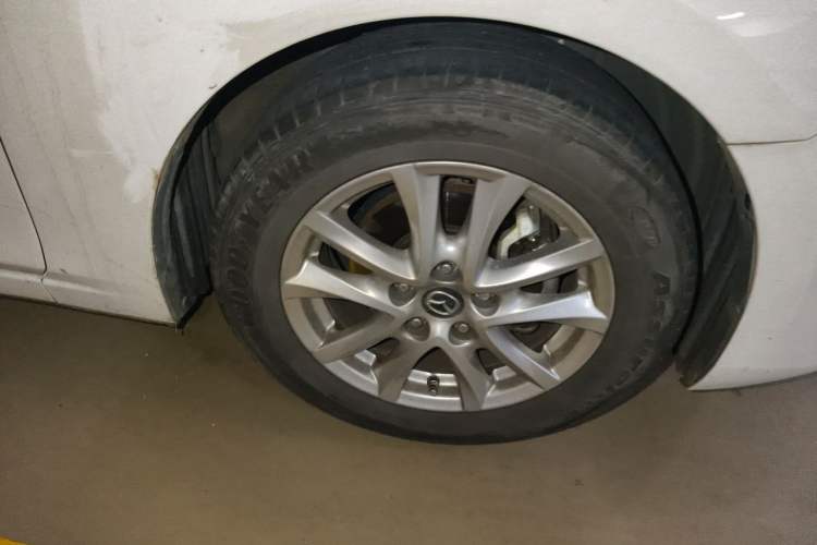 Used Mazda 3 Axela 2017 Sedan 1.5L Automatic Luxury Model Emission Standard China V Right Front Wheel Hub
