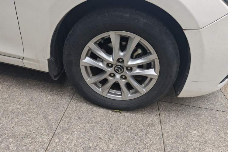 Used Mazda 3 Axela 2017 Sedan 1.5L Automatic Luxury Model Emission Standard China V Right Front Wheel Hub
