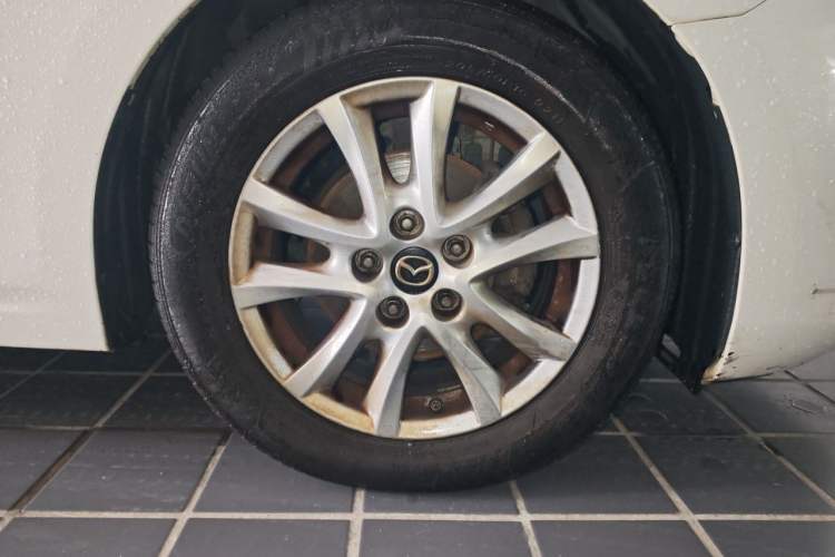 Used Mazda 3 Axela 2017 Sedan 1.5L Automatic Luxury Model Emission Standard China V Right Front Wheel Hub