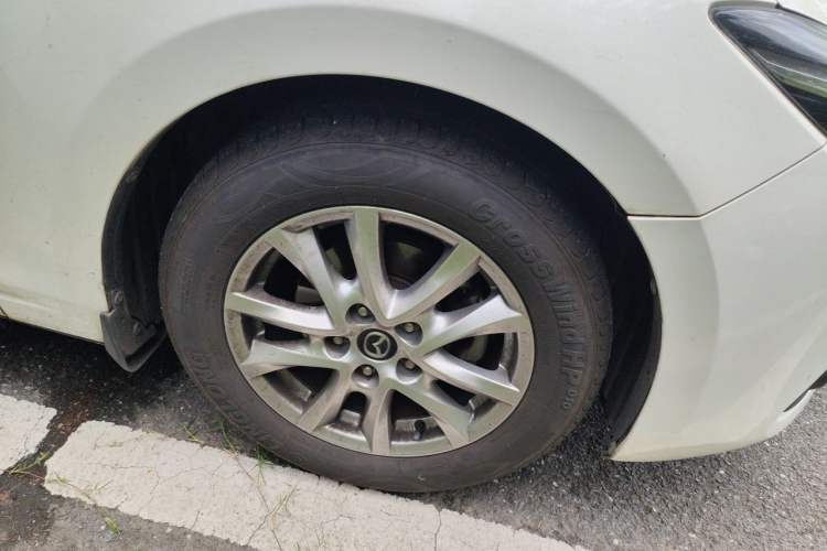 Used Mazda 3 Axela 2017 Sedan 1.5L Automatic Luxury Model Emission Standard China V Right Front Wheel Hub