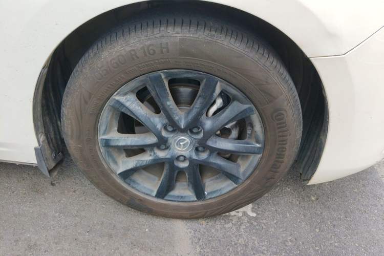Used Mazda 3 Axela 2017 Sedan 1.5L Automatic Luxury Model Emission Standard China V Right Front Wheel Hub