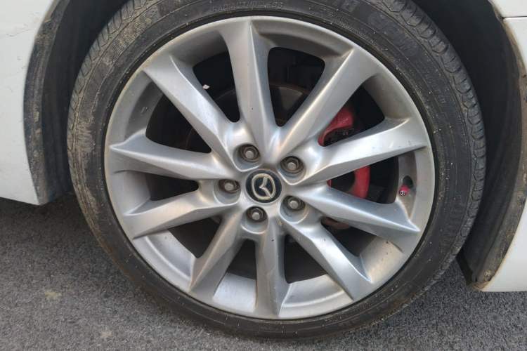 Used Mazda 3 Axela 2017 Sedan 2.0L Automatic Prestige Model China VI Standard Right Front Wheel Hub