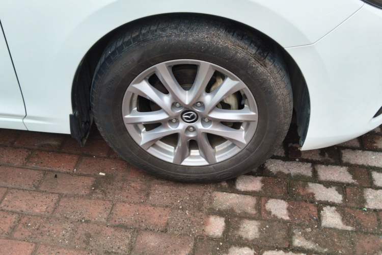 Used Mazda 3 Axela 2017 Sedan 1.5L Automatic Luxury Model Emission Standard China V Right Front Wheel Hub