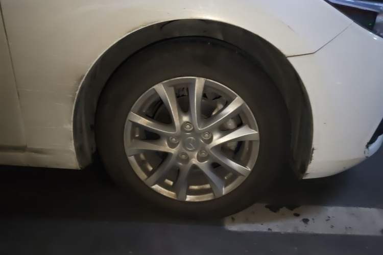 Used Mazda 3 Axela 2017 Sedan 1.5L Automatic Luxury Model China VI Standard Right Front Wheel Hub