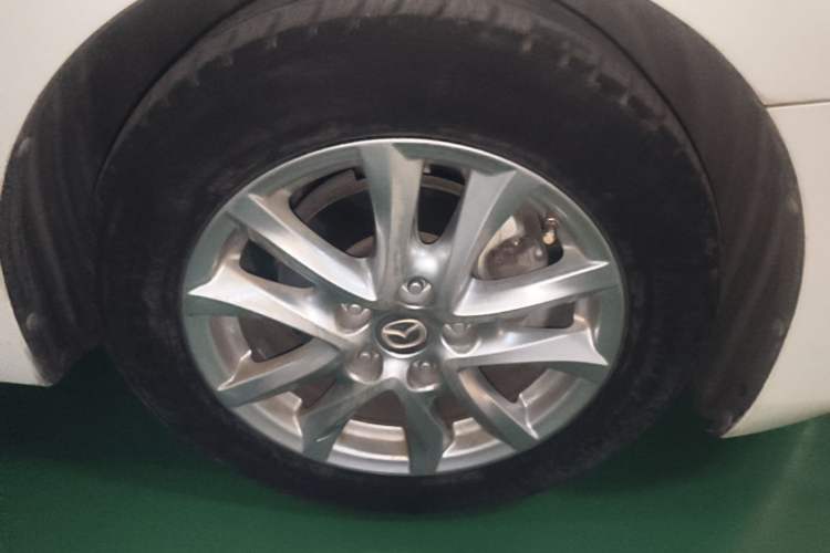 Used Mazda 3 Axela 2017 Hatchback 1.5L Automatic Comfort Model Emission Standard China V Right Front Wheel Hub