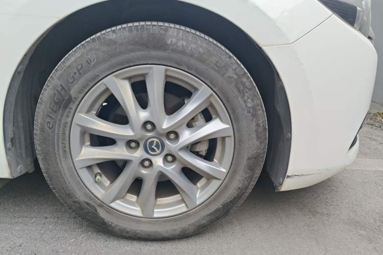 Used Mazda 3 Axela 2017 Sedan 1.5L Automatic Comfort Model Emission Standard China V Right Front Wheel Hub