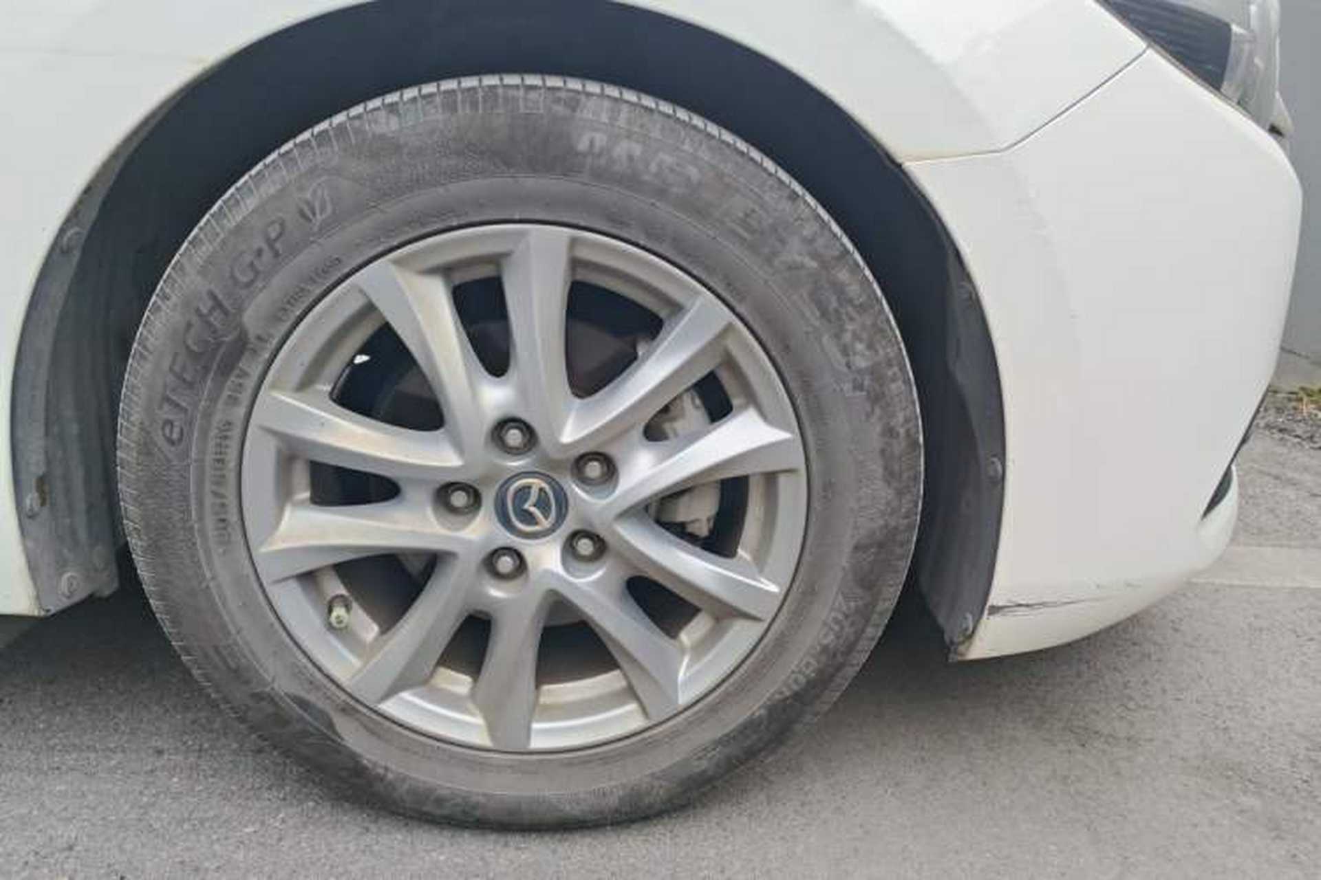 Used Mazda 3 Axela 2017 Sedan 1.5L Automatic Comfort Model Emission Standard China V Right Front Wheel Hub