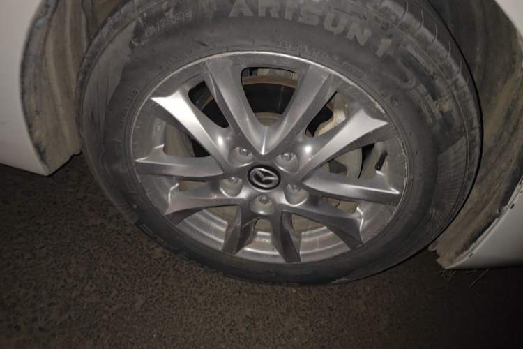 Used Mazda 3 Axela 2017 Hatchback 1.5L Automatic Luxury Model Emission Standard China V Right Front Wheel Hub