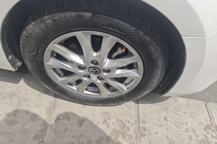 Used Mazda 3 Axela 2017 Sedan 1.5L Automatic Luxury Model Emission Standard China V Right Front Wheel Hub