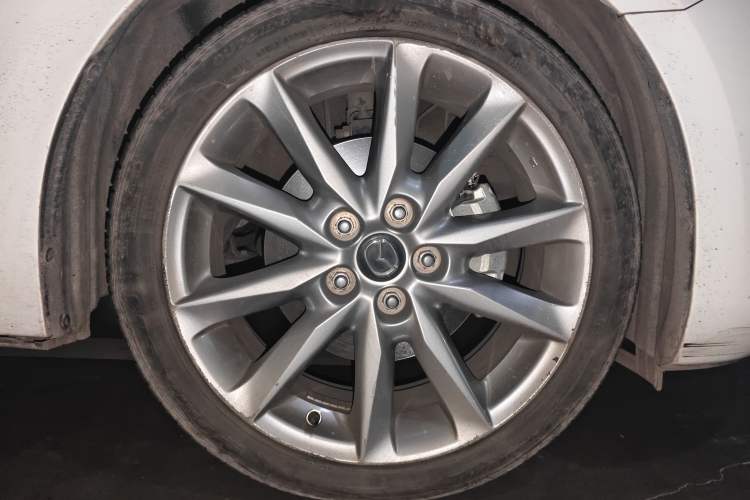 Used Mazda 3 Axela 2017 Sedan 2.0L Automatic Prestige Model China V Standard Right Front Wheel Hub