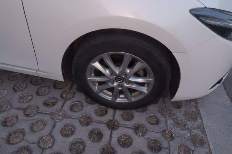 Used Mazda 3 Axela 2017 Sedan 1.5L Automatic Luxury Model Emission Standard China V Right Front Wheel Hub